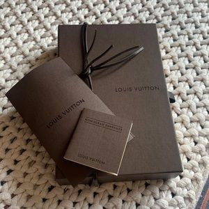 Louis Vuitton vintage style box with leather ties and envelope